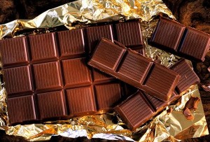 Шоколадная польза для женского сердца